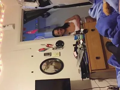 ਛੋਟੇ tits ਦੇ ਨਾਲ Quirky ਦੂਤ ਵਾੱਸ਼ਰ ਦੁਆਰਾ fucks